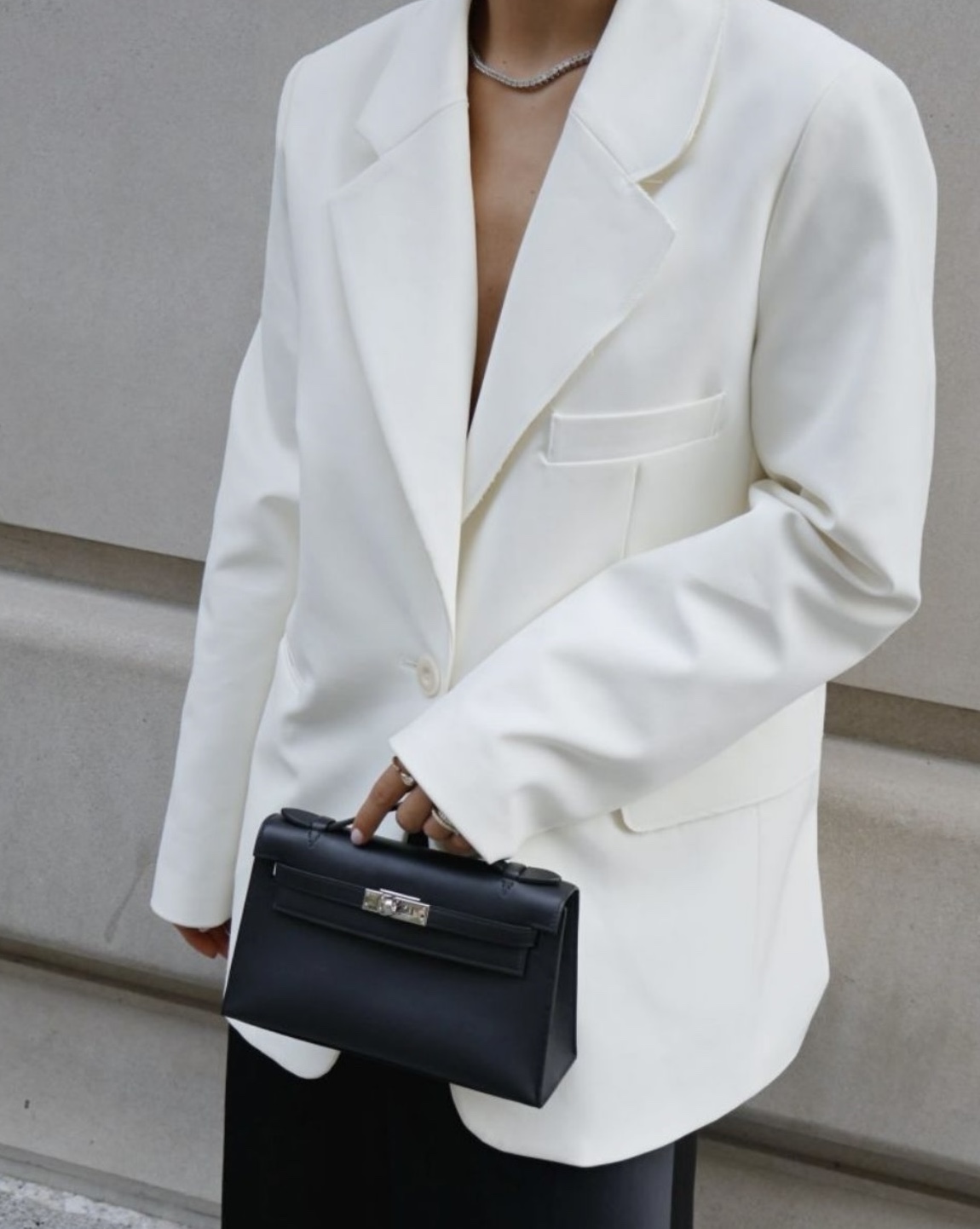 The Ultimate Guide to Wearing White This Spring: Chic, Minimal Outfit Ideas
